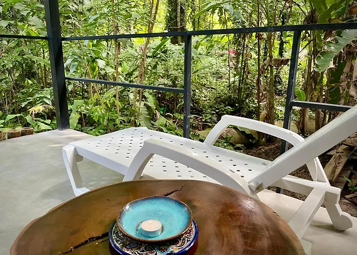 Casa Eden - Modern Peaceful Jungle Apartments